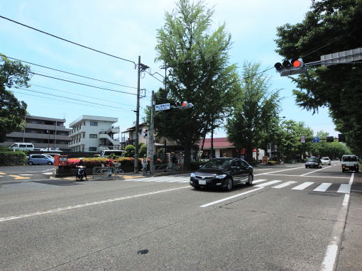 横山事務所前