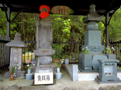 石造物群